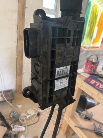 Broken Toyota avensis 2012 handbrake module