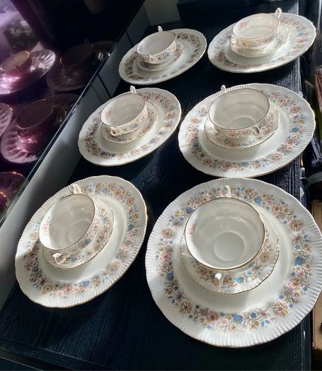 Paragon Meadowvale 18pcs Set China
