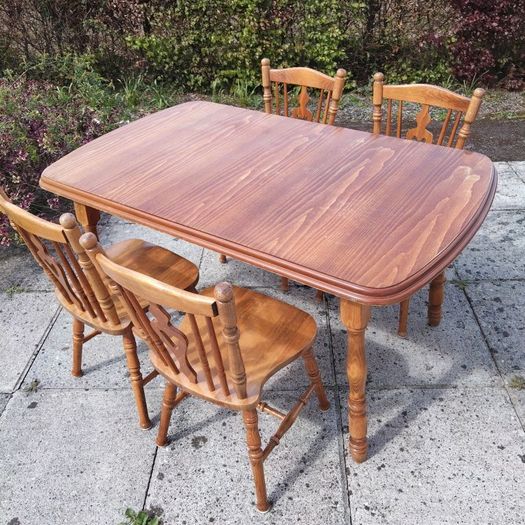 Oak Table And Chairs