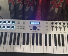arturia key lab 61 midi keyboard