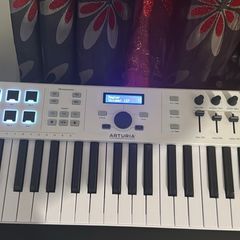 arturia key lab 61 midi keyboard