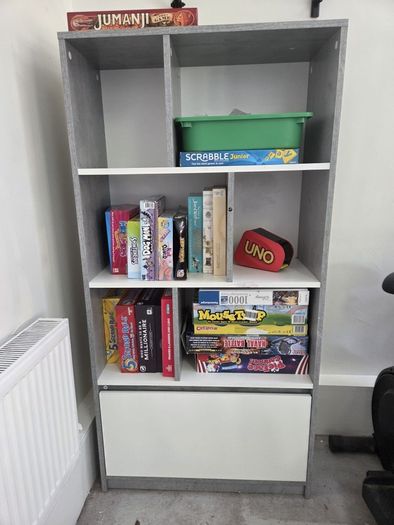 book case/shelving unit