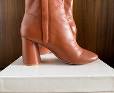Leather boots size 39