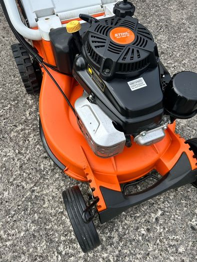 Stihl RM 756 YC self-propelled petrol lawnmower