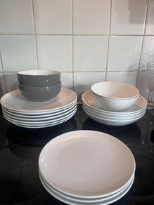 Dinnerware Set. Plates & Bowls.