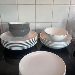 Dinnerware Set. Plates & Bowls.