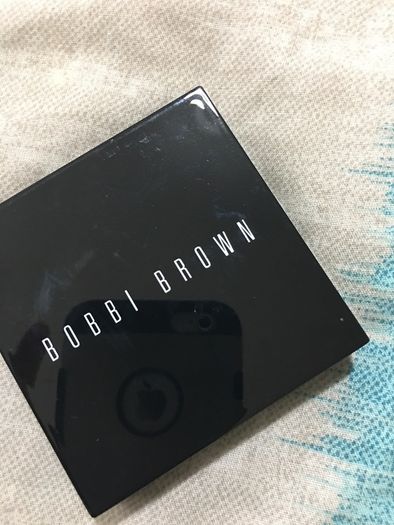 Bobbi brown limited edition highlighter in pink glow