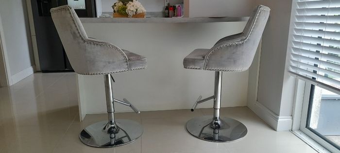 Breakfast Bar Stools