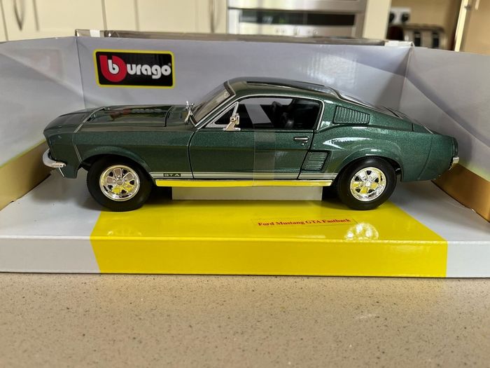 Ford Mustang GTA Fastback 1/18 Burago Rare