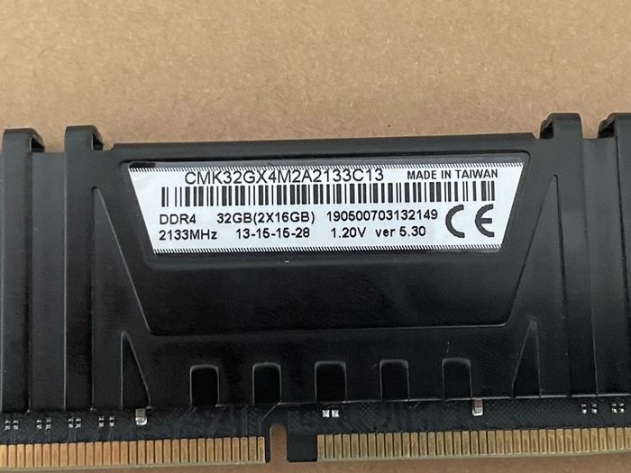 Corsair Vengeance LPX DDR4 32gb ram ( 2x16gb )