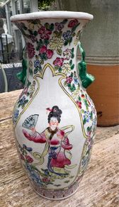 Traditional Chinese Porcelain Vase with hand painted figures