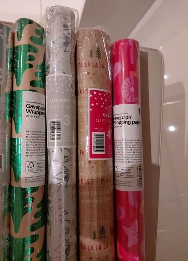New Rolls christmas wrapping paper x 9
