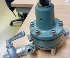 NULLMATIC Moore 40-200 Pressure Regulator 1/4 in NPT