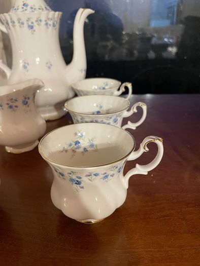 Royal Albert Memory Lane bone china England a very collectible vintage tea coffee service.