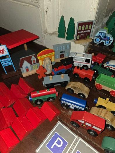550+ Piece Train Set - Tracks, Vehicles, People, Buildings, Signs