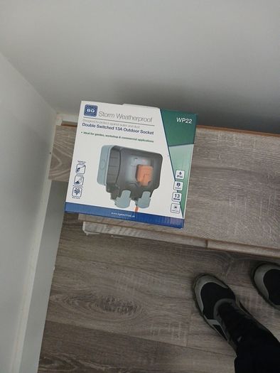 2 outdoors double socket