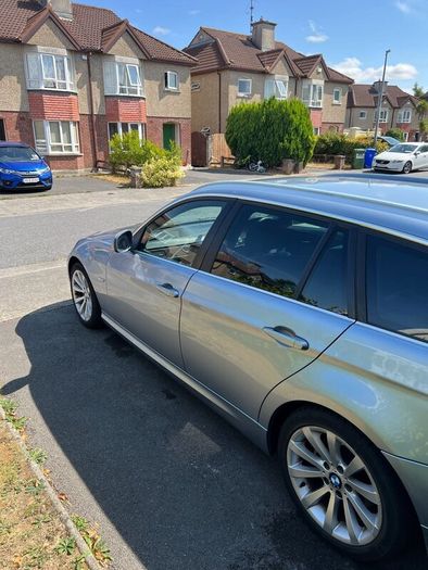 BMW 3-Series 2011 318 Exclusive Edition Touring