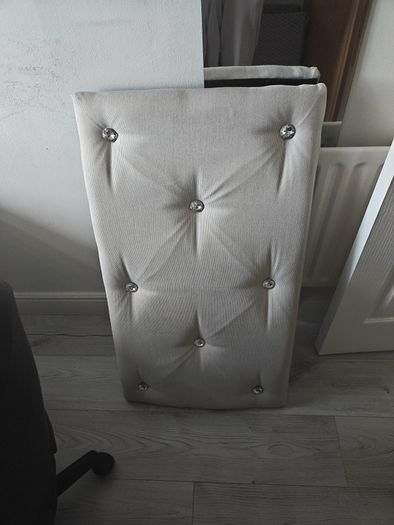 single headboard