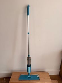 Free: Spray Mop with Refillable Tank and Microfibre Pad