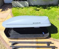 Exodus 470 Roof Box + Roof Bars  Excellent Condition