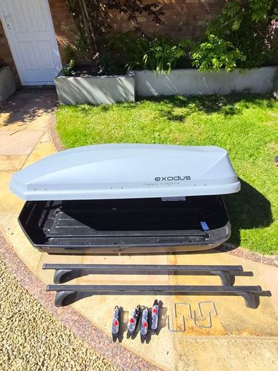 Exodus 470 Roof Box + Roof Bars  Excellent Condition