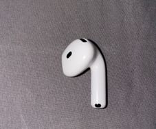 AirPods 4 ANC -right ear bud