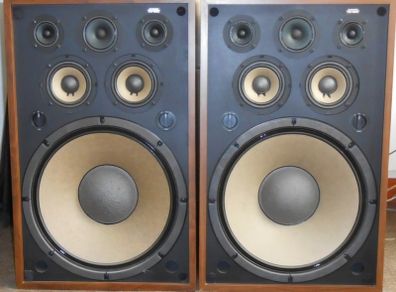 The rarest Holly Grail Pioneer speakers ever in pristine condition Pioneer CS-920 Ghost edition these were made exclusively for the American army in the 70's and were the Blueprint in the Pioneer Range