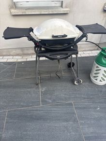 Weber Q2000 BBQ & stand