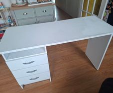 Desk with 3 drawers