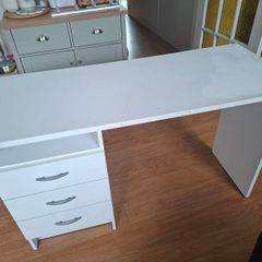 Desk with 3 drawers