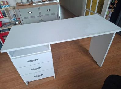 Desk with 3 drawers
