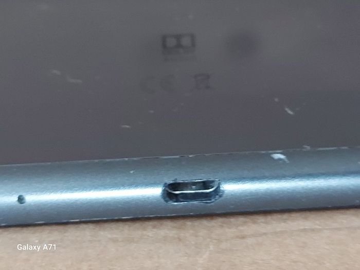 Lenovo Tab M8, Model TB-8505F, 32GB, working perfect, Top left hand coener has some slight damage, minor