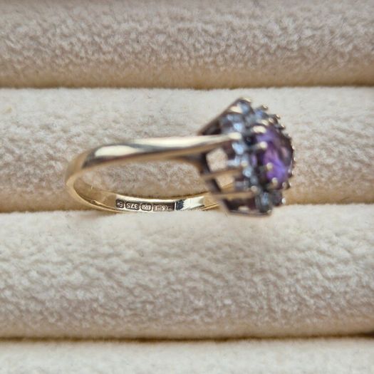 Ring 9k 375 Gold heart/shaped  with purple amethyst and CZ stones  size L