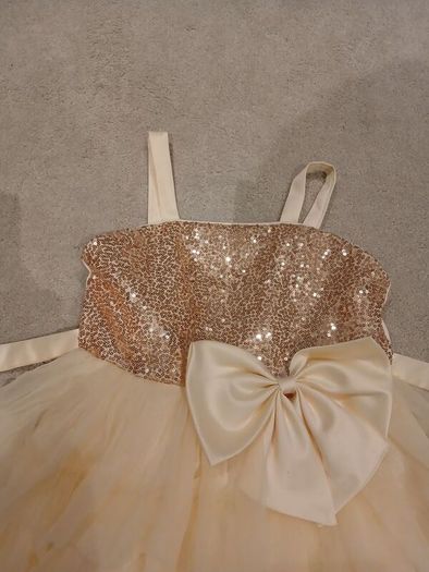 Girls  gold dress age 7