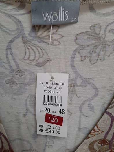 Wallis top Size 20 BNWT