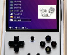 Anbernic RG35XX Plus (White) - 64GB microSD