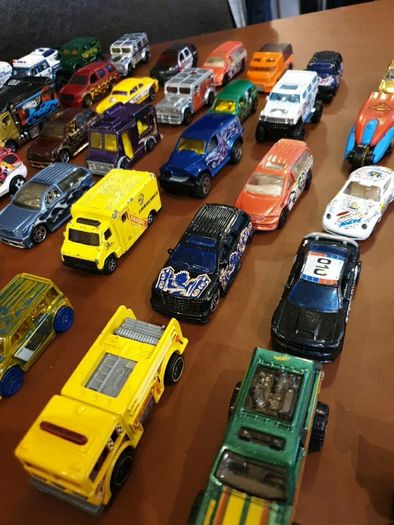 50 x hot wheels