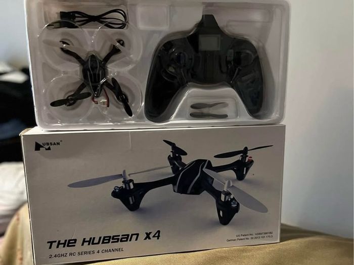 Hubsan X4 - 2.4GHz RC Series 4 channel Quadcopter Drone-Boxed,