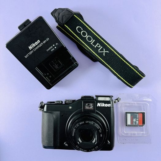 Nikon Coolpix P7000
