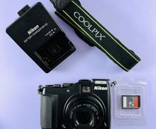 Nikon Coolpix P7000