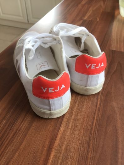 Veja womens