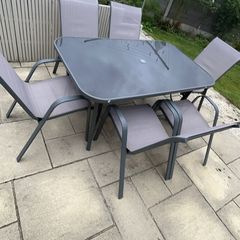Outdoor table and chairs