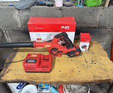 Flex cordless blower