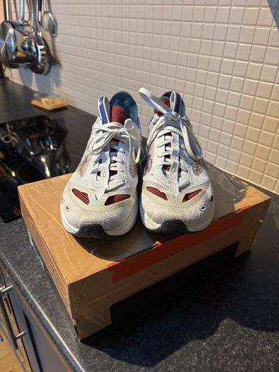 Nike Running Trainers - UK 7 / EU 41 - Excellent Condition