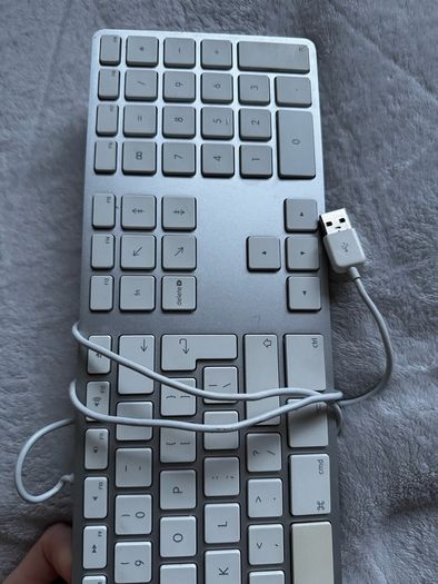 Apple Keyboard