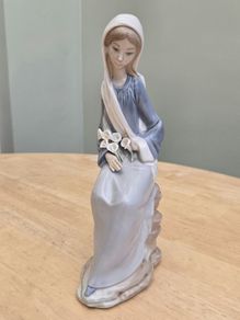 Genuine Vintage Lladro Figurine