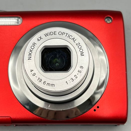 Nikon Coolpix S3000 12MP Digital Camera Red - Boxed - Full Kit