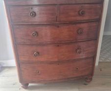 chest of drawers