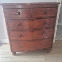 chest of drawers