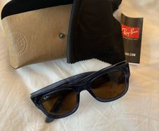 Ray-Ban